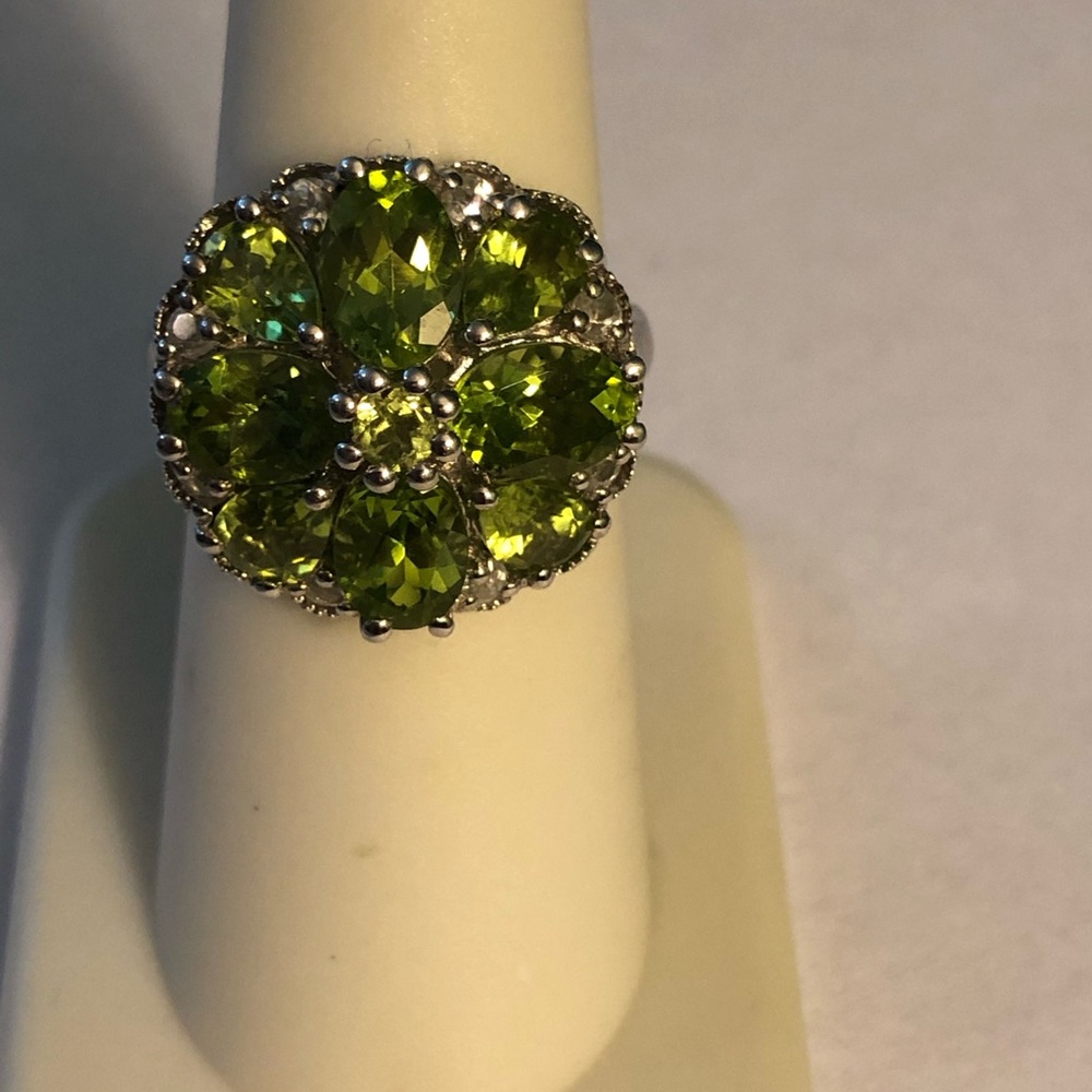 Peridot & White Topaz 5.65 ctw Ring